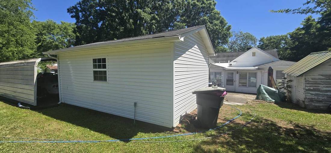Vinyl siding after soft wash cleaning in Eden NC